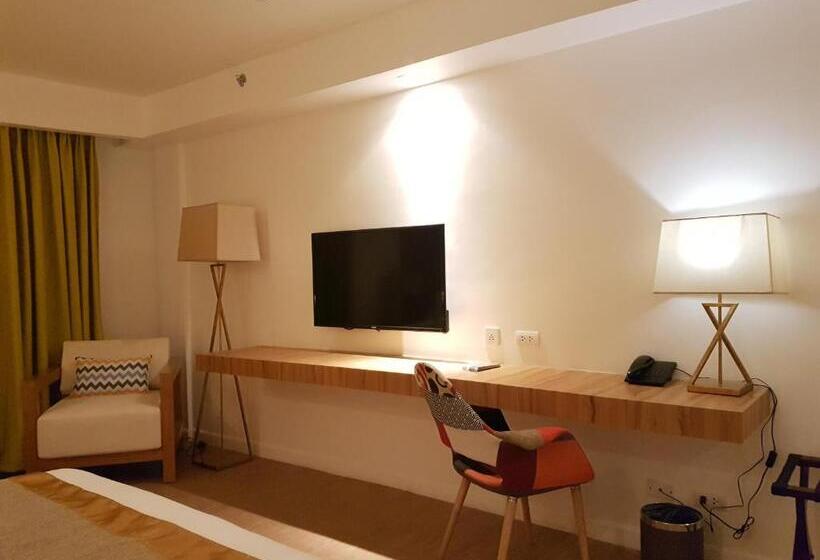 Ferra Hotel And Garden Suites