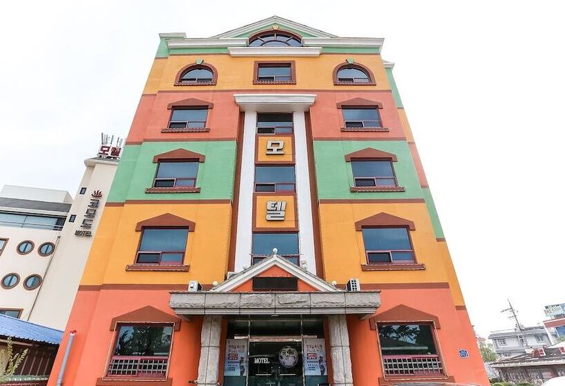 Gangneung Gyeongpodae Donghae Motel