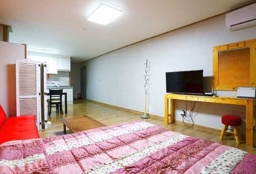 Hongcheon Mangosup Pension