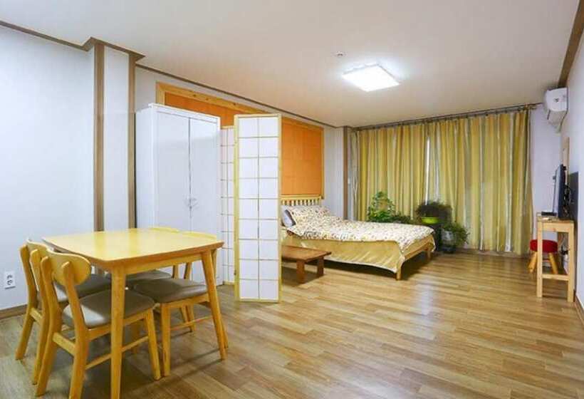 Hongcheon Mangosup Pension