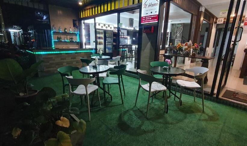 בית מלון כפרי At Home