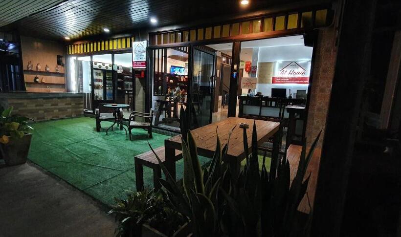 בית מלון כפרי At Home