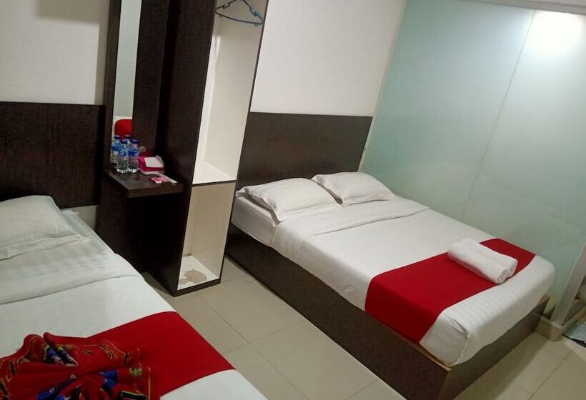 בית מלון כפרי Azzahra Syariah