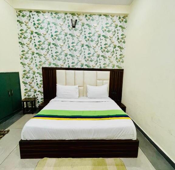 هتل Ac Family Rooms