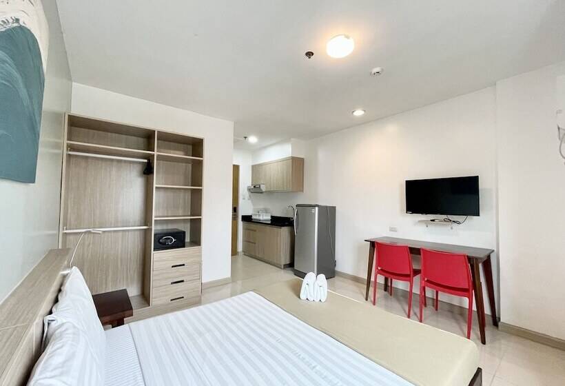 בית מלון כפרי Capital O 927 Chatswood Residences