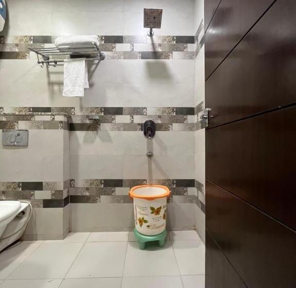 Отель Central Grand