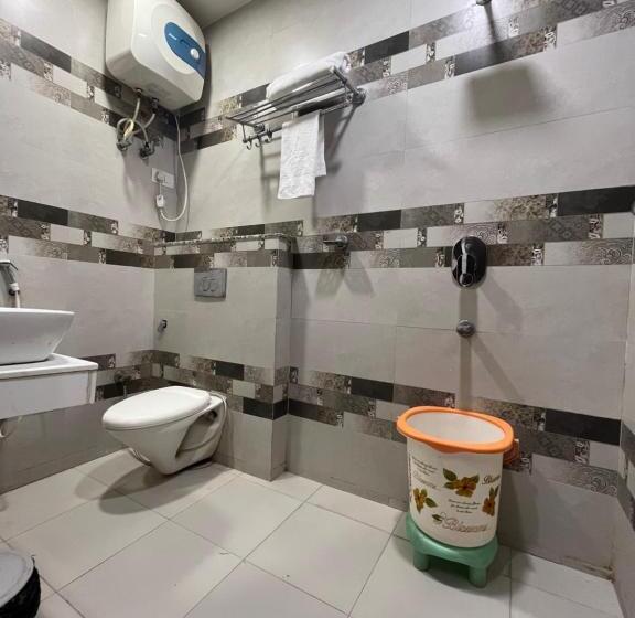 Отель Central Grand