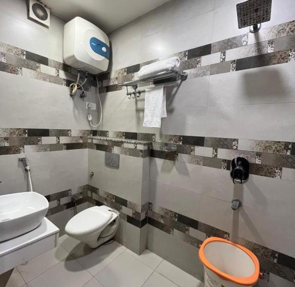 Отель Central Grand