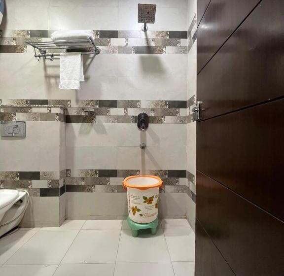 Отель Central Grand