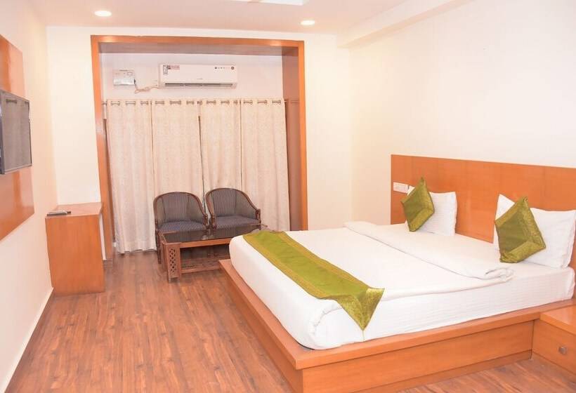 호텔 Clarks Inn Express Baddi