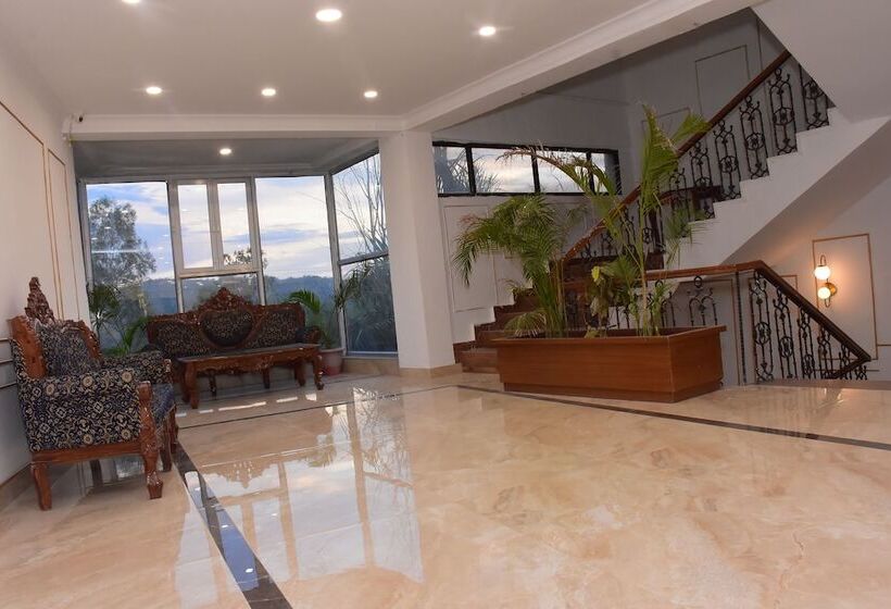 호텔 Clarks Inn Express Baddi