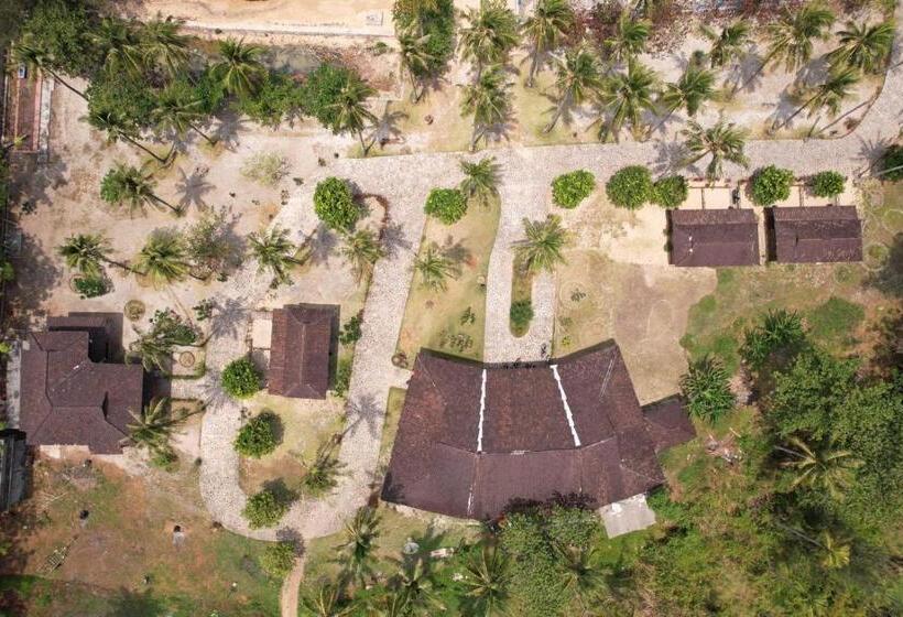 Отель Dewa Daru Resort