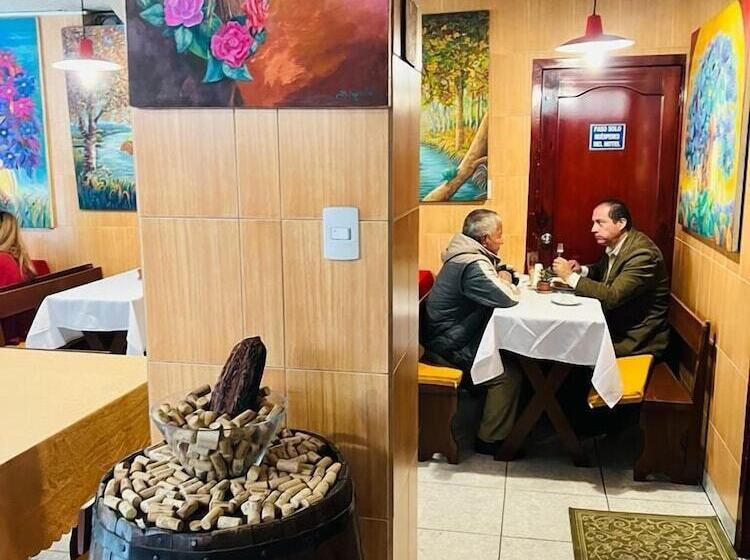 فندق Estrellita Inn