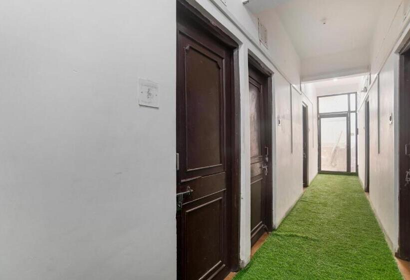 בית מלון כפרי Flagship 700050 Shree United