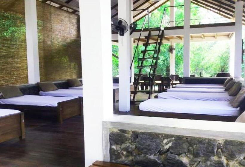 فندق Forest Edge Bungalow   Wilpattu