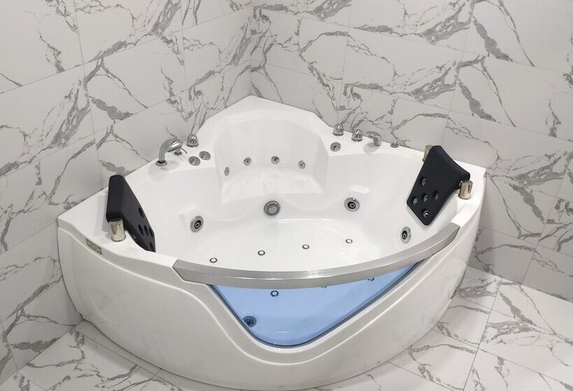 هتل G Ayrat Hoji Ota