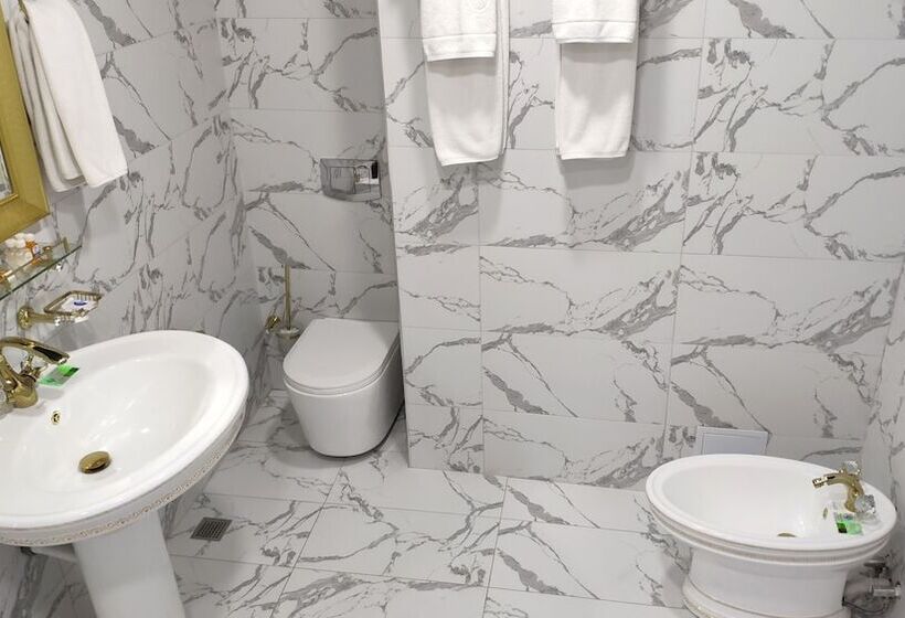 هتل G Ayrat Hoji Ota