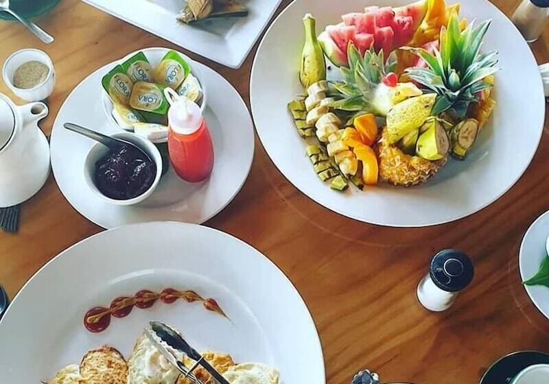 هتل Golden Point Resort