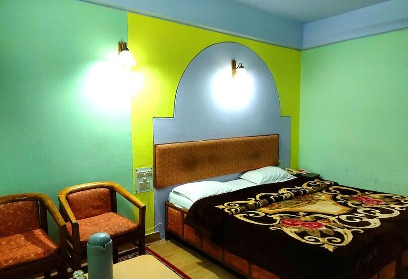 ホテル Goroomgo Radha Continental Nainital