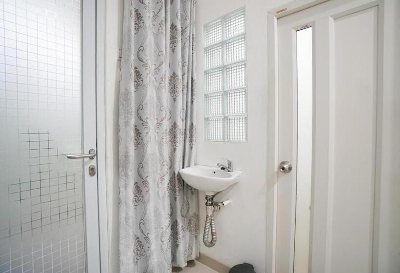 Отель Griya Sawamah Syariah Mitra Reddoorz