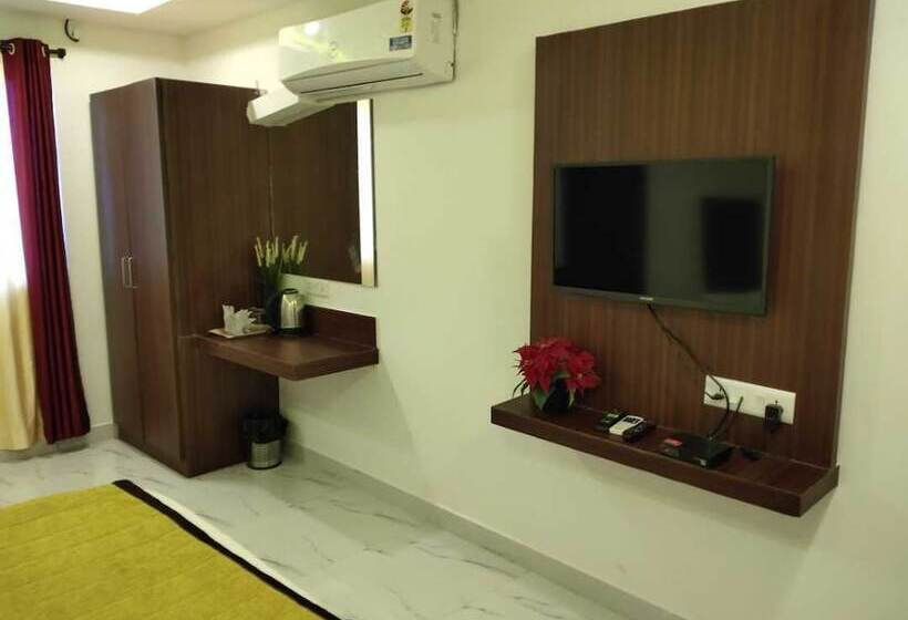 Iroomz Hotel Rainbow Bliss