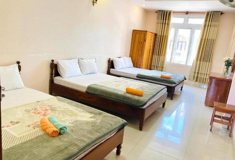 هتل Khách Sạn Quang Vinh