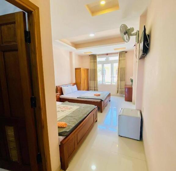 هتل Khách Sạn Quang Vinh