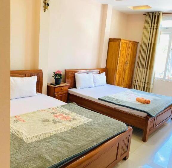 هتل Khách Sạn Quang Vinh