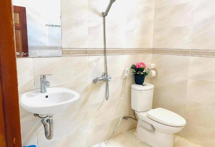 هتل Khách Sạn Quang Vinh