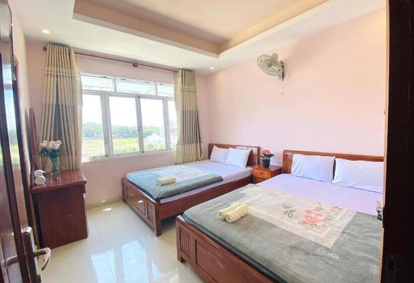 هتل Khách Sạn Quang Vinh