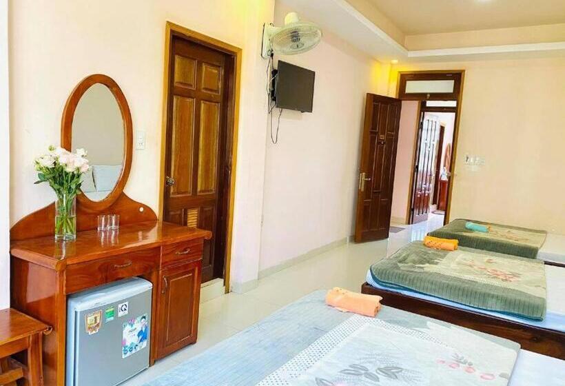 هتل Khách Sạn Quang Vinh