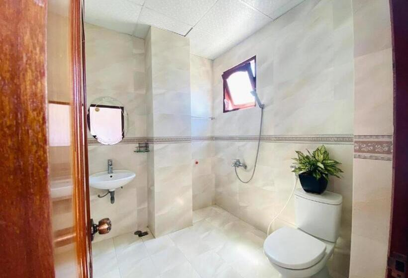 هتل Khách Sạn Quang Vinh