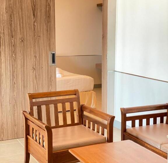 호텔 Laemsing Natural Beach Resort