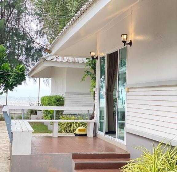 호텔 Laemsing Natural Beach Resort