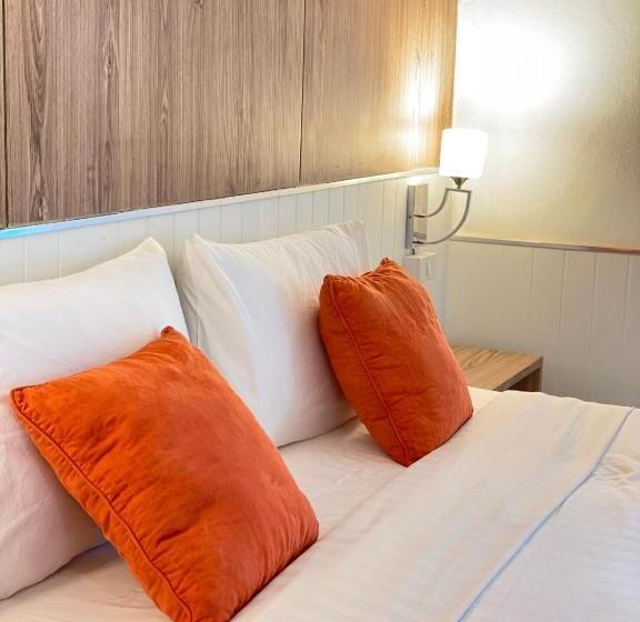 호텔 Laemsing Natural Beach Resort