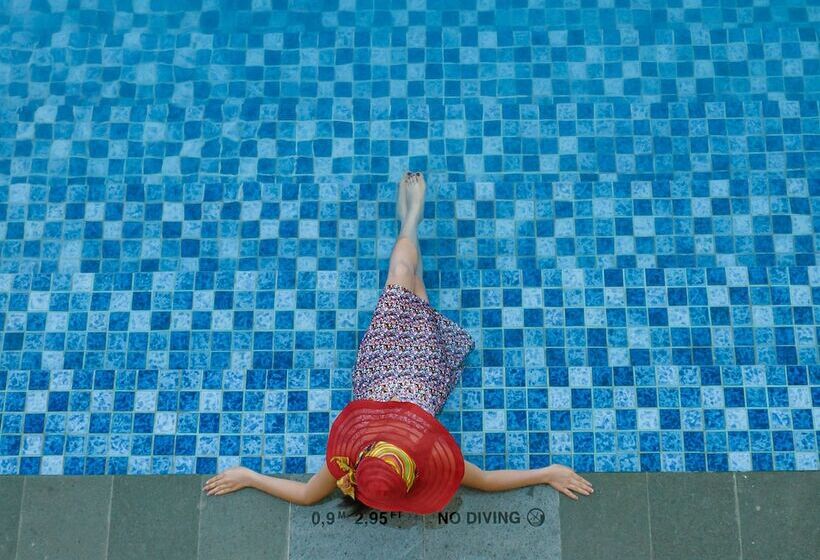 هتل Marianna Resort & Convention Tuktuk Samosir