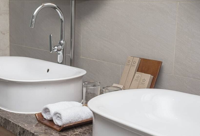 酒店 Marianna Resort & Convention Tuktuk Samosir