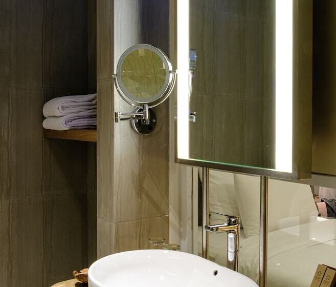 هتل Marianna Resort & Convention Tuktuk Samosir