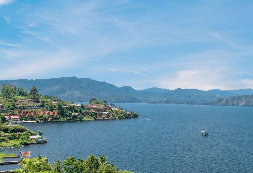 هتل Marianna Resort & Convention Tuktuk Samosir