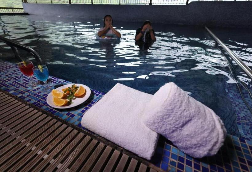 Отель Misty Gate