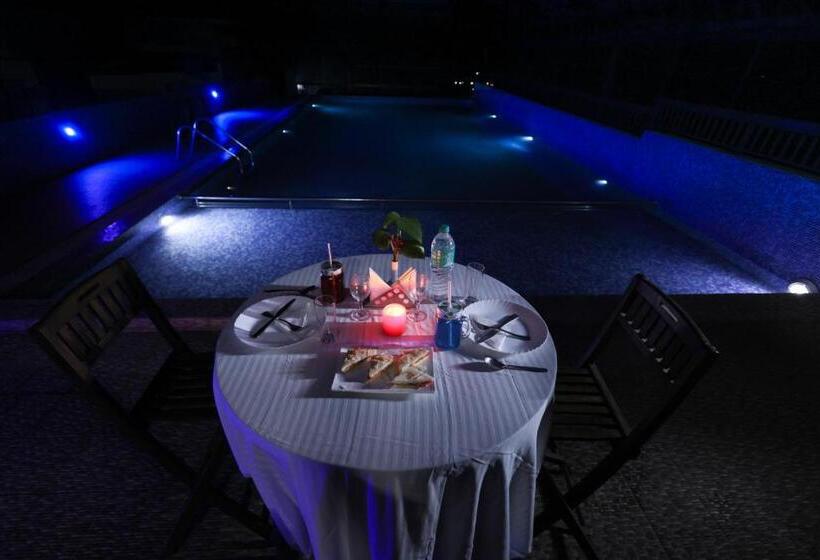 Отель Misty Gate