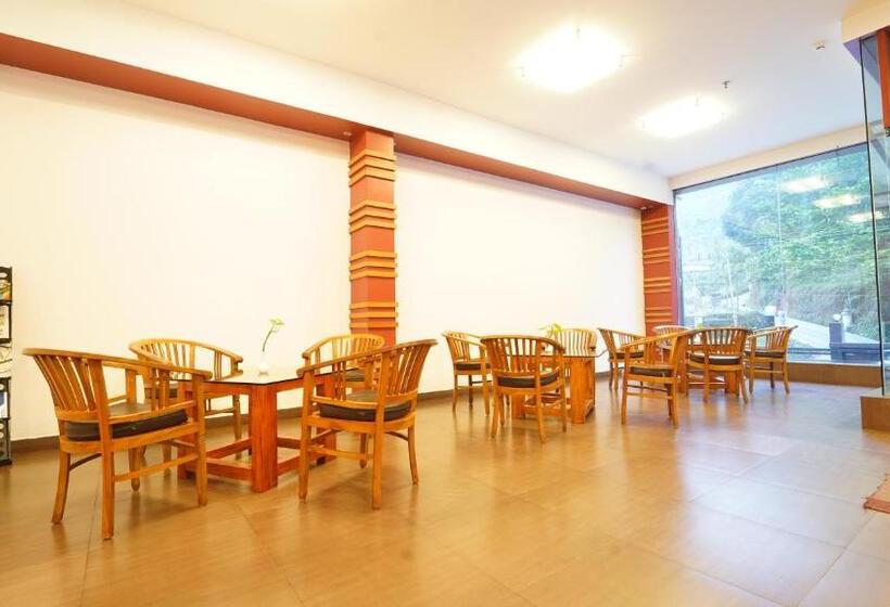 Отель Misty Gate