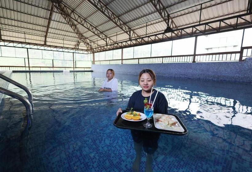 Отель Misty Gate