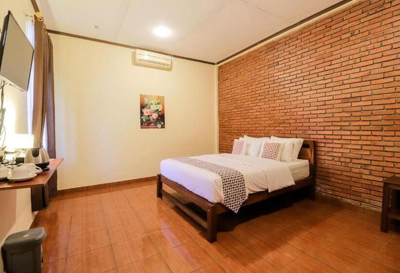 Отель Ndalem Ayem Syariah