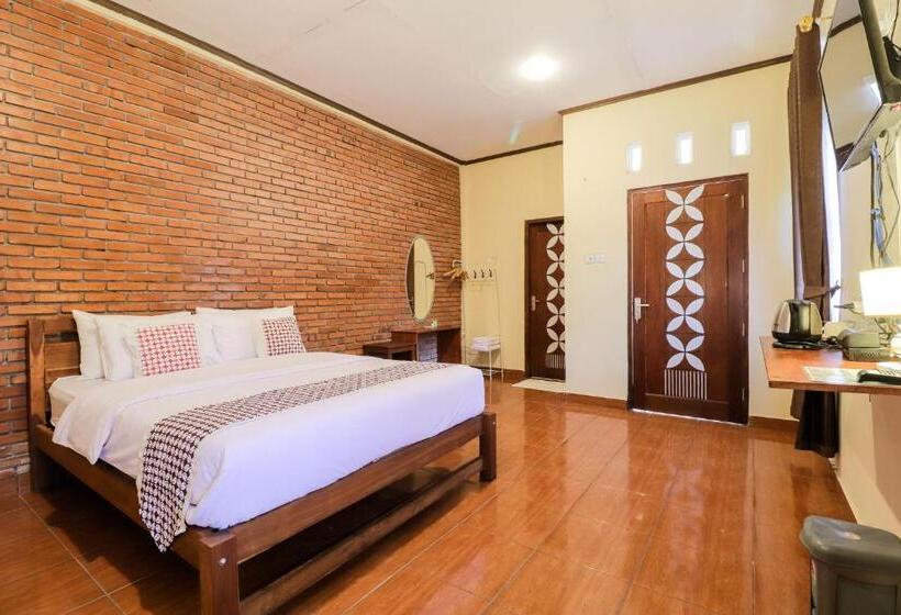 Отель Ndalem Ayem Syariah