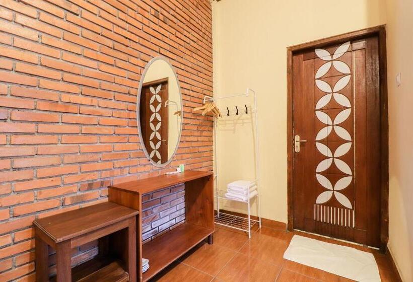 Отель Ndalem Ayem Syariah