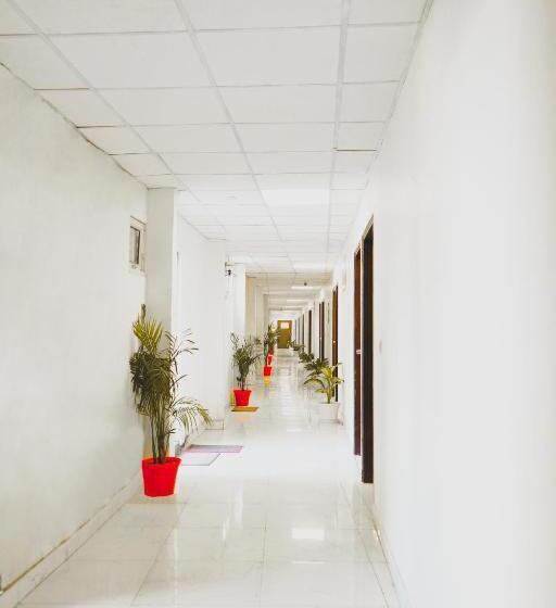 ホテル Shubham Paradise Noida 70