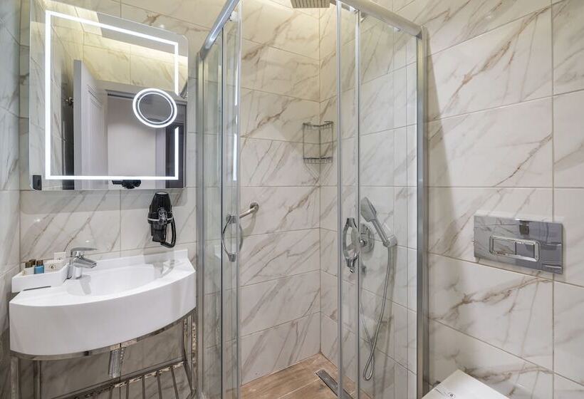 هتل Pera Luna Premium