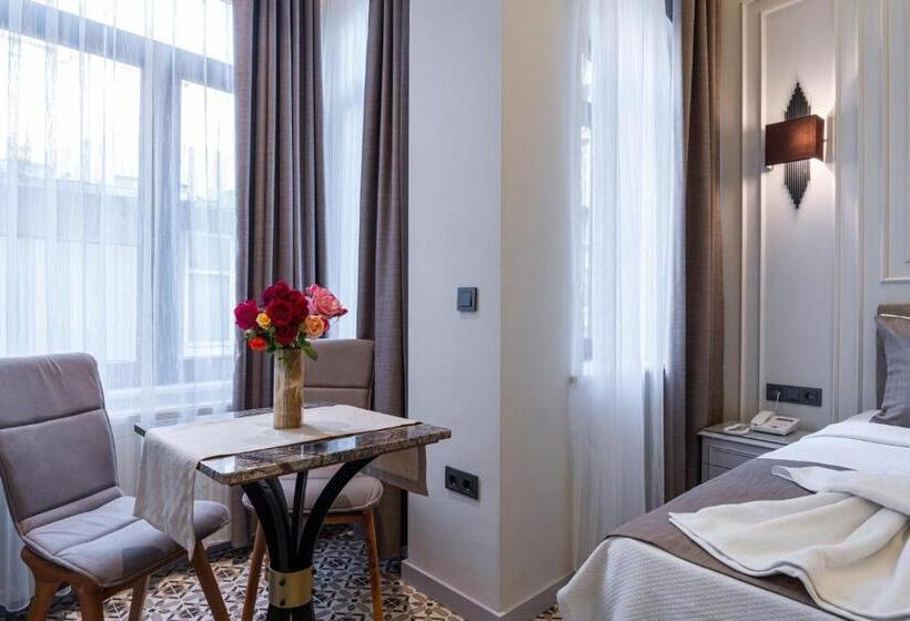 هتل Pera Luna Premium