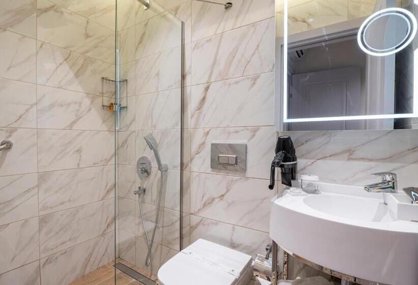 هتل Pera Luna Premium